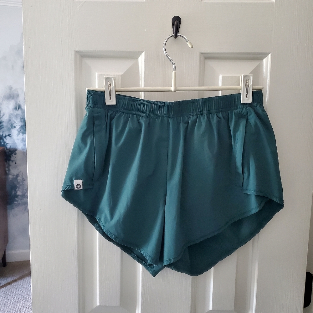 Oiselle Flyout Shorts, Douglas Fir (4)
